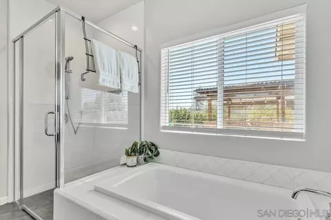 Bath - 1652 Gam Ln, Ramona, CA 92065 photo 5 of 6