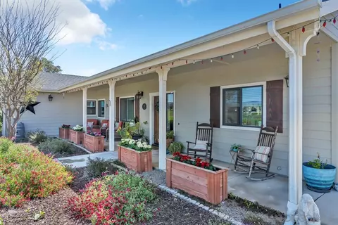 Exterior - 1652 Gam Ln, Ramona, CA 92065 photo 10 of 27