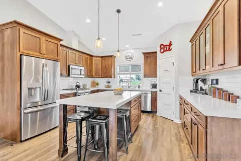 Kitchen - 1652 Gam Ln, Ramona, CA 92065 photo 5 of 7