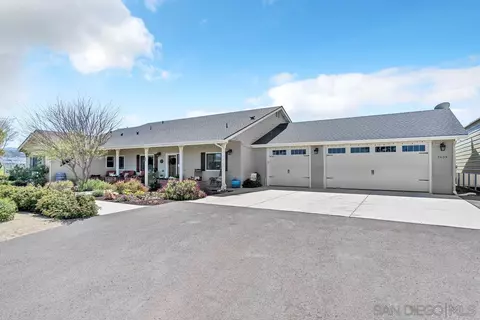 Exterior - 1652 Gam Ln, Ramona, CA 92065 photo 12 of 27