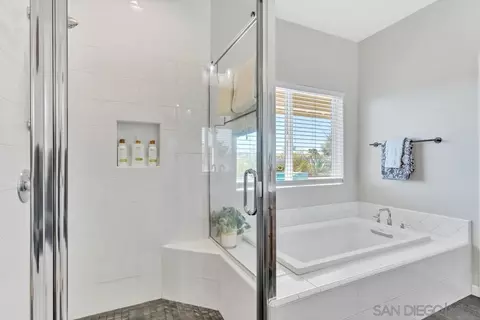 Bath - 1652 Gam Ln, Ramona, CA 92065 photo 1 of 6