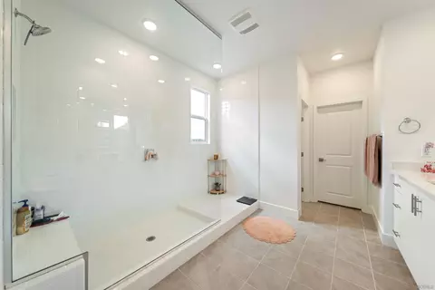 Bath - 35365 Orchard Trl, Fallbrook, CA 92028 photo 4 of 4
