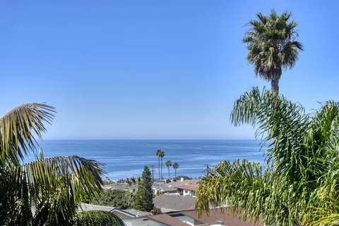 View/Area - 5571 Candlelight Dr, La Jolla, CA 92037 photo 4 of 5