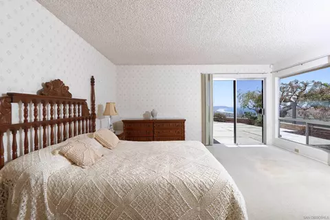 Bedroom - 5571 Candlelight Dr, La Jolla, CA 92037 photo 1 of 3