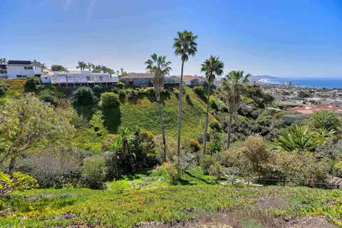 Other - 5571 Candlelight Dr, La Jolla, CA 92037 photo 2 of 5