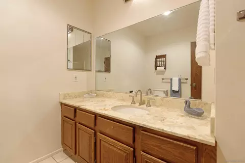 Bath - 5571 Candlelight Dr, La Jolla, CA 92037 photo 2 of 2