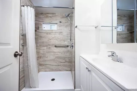 Bath - 8712 N Magnolia Ave #SPC 177, Santee, CA 92071 photo 1 of 1