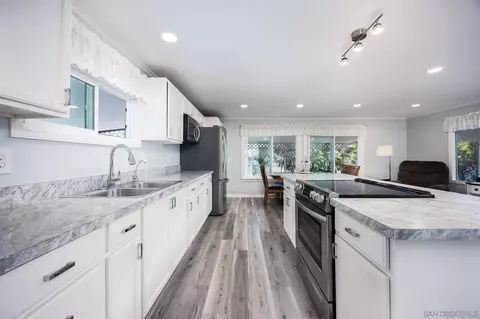 8712 N Magnolia Ave #SPC 177, Santee, CA 92071