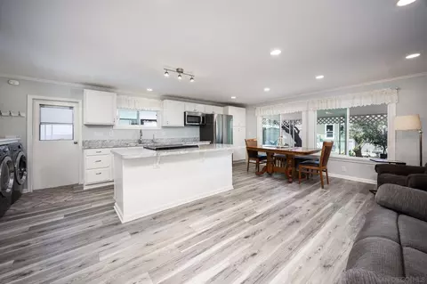 Kitchen - 8712 N Magnolia Ave #SPC 177, Santee, CA 92071 photo 2 of 4