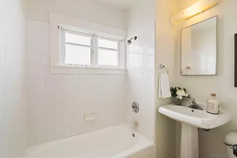 Bath - 1305 9th St, Coronado, CA 92118 photo 1 of 1