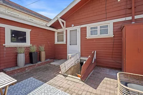 Exterior - 1305 9th St, Coronado, CA 92118 photo 6 of 11