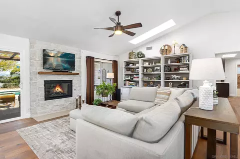 Living - 360 Futurity Ln, Fallbrook, CA 92028 photo 3 of 5