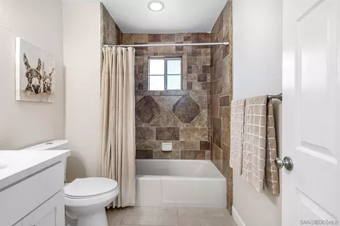 Bath - 360 Futurity Ln, Fallbrook, CA 92028 photo 4 of 4