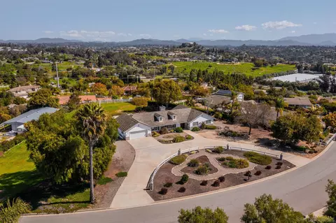 View/Area - 360 Futurity Ln, Fallbrook, CA 92028 photo 4 of 6