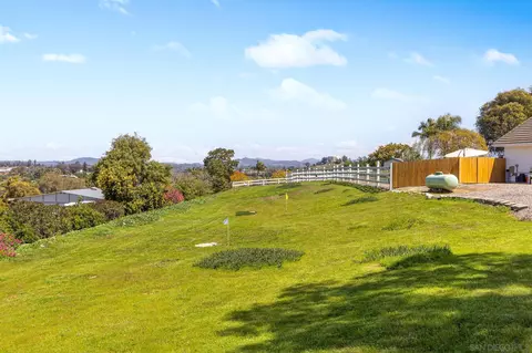 Exterior - 360 Futurity Ln, Fallbrook, CA 92028 photo 15 of 21