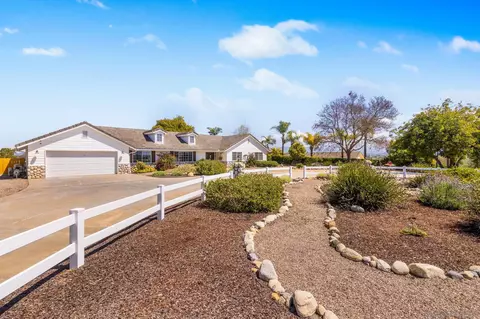 Exterior - 360 Futurity Ln, Fallbrook, CA 92028 photo 17 of 21