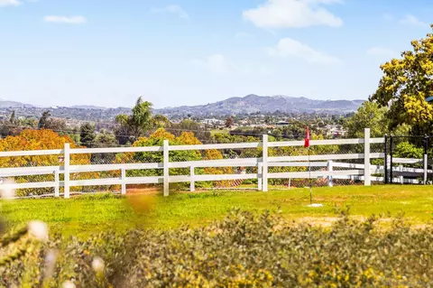 Exterior - 360 Futurity Ln, Fallbrook, CA 92028 photo 16 of 21