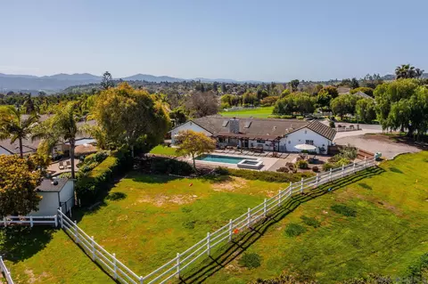 View/Area - 360 Futurity Ln, Fallbrook, CA 92028 photo 2 of 6