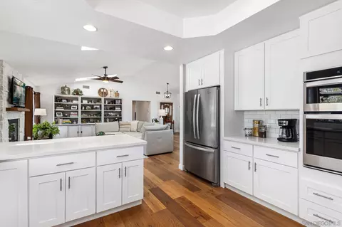Kitchen - 360 Futurity Ln, Fallbrook, CA 92028 photo 5 of 5