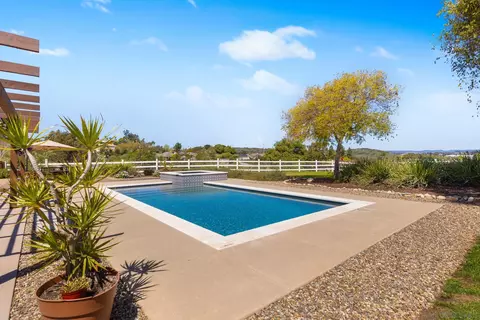 Exterior - 360 Futurity Ln, Fallbrook, CA 92028 photo 8 of 21
