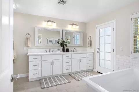 Bath - 360 Futurity Ln, Fallbrook, CA 92028 photo 1 of 4