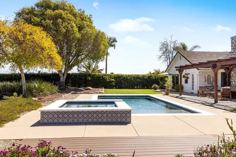 Exterior - 360 Futurity Ln, Fallbrook, CA 92028 photo 10 of 21