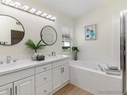 Bath - 5640 Dartmoor Cr, Oceanside, CA 92057 photo 2 of 3