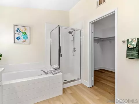 Bath - 5640 Dartmoor Cr, Oceanside, CA 92057 photo 3 of 3