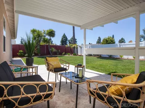 Exterior - 5640 Dartmoor Cr, Oceanside, CA 92057 photo 6 of 7