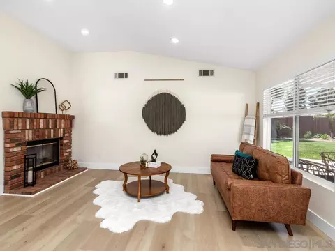 Living - 5640 Dartmoor Cr, Oceanside, CA 92057 photo 5 of 7