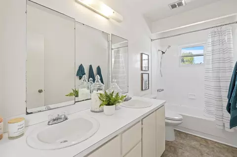 Bath - 1309 9th St, Coronado, CA 92118 photo 1 of 4