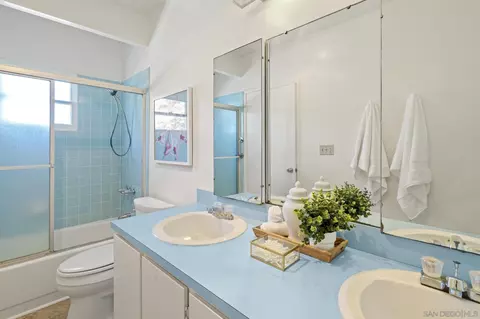 Bath - 1309 9th St, Coronado, CA 92118 photo 2 of 4