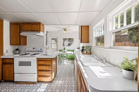 Kitchen - 1309 9th St, Coronado, CA 92118 photo 4 of 5