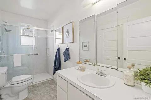 Bath - 1309 9th St, Coronado, CA 92118 photo 4 of 4