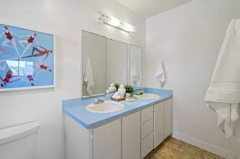 Bath - 1309 9th St, Coronado, CA 92118 photo 3 of 4