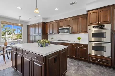 Kitchen - 540 Nobel Ct, Encinitas, CA 92024 photo 5 of 6