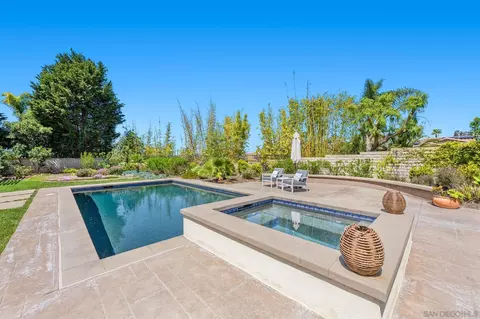 Exterior - 540 Nobel Ct, Encinitas, CA 92024 photo 6 of 8