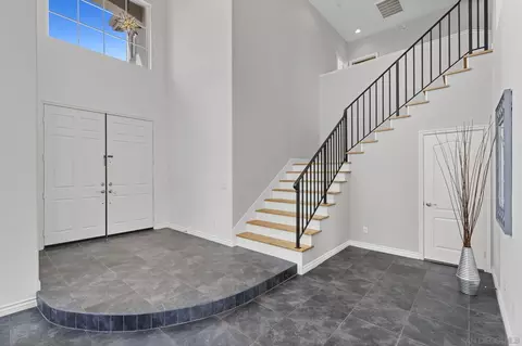 Entry Way - 540 Nobel Ct, Encinitas, CA 92024 photo 2 of 3