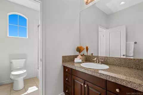 Bath - 540 Nobel Ct, Encinitas, CA 92024 photo 5 of 7