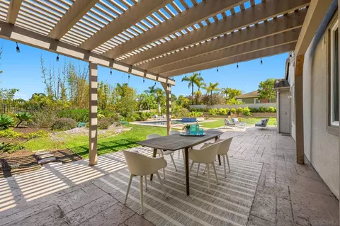 Exterior - 540 Nobel Ct, Encinitas, CA 92024 photo 3 of 8