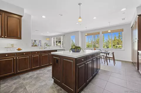 Kitchen - 540 Nobel Ct, Encinitas, CA 92024 photo 2 of 6