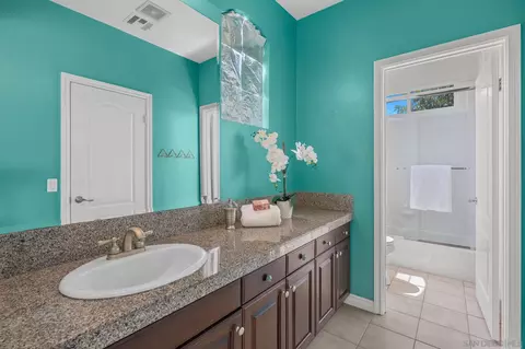 Bath - 540 Nobel Ct, Encinitas, CA 92024 photo 6 of 7