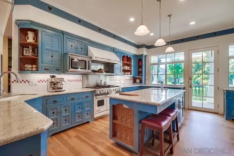 Kitchen - 15815 Indian Valley Rd, Jamul, CA 91935 photo 4 of 5