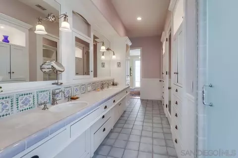 Bath - 15815 Indian Valley Rd, Jamul, CA 91935 photo 2 of 3
