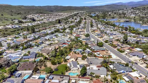 View/Area - 9732 Dunedin Ct, Santee, CA 92071 photo 2 of 7