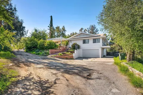 25167 Jesmond Dene Rd, Escondido, CA 92026