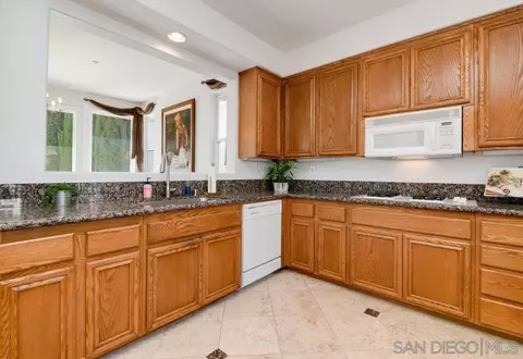 10439 Miracle Waters Ct, Spring Valley, CA 91977 photo 9