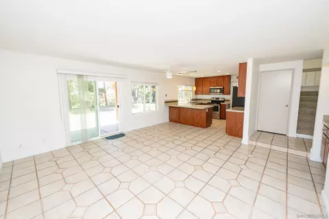 10477 Pine Grv, Spring Valley, CA 91978 photo 7
