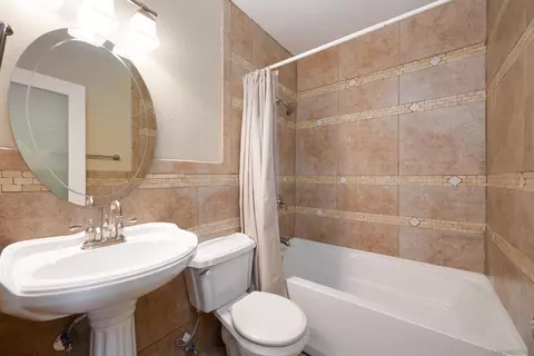 Bath - 7700 Parkway Dr #4, La Mesa, CA 91942 photo 3 of 3