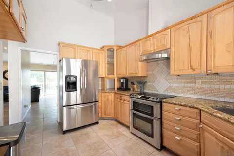 Kitchen - 7700 Parkway Dr #4, La Mesa, CA 91942 photo 1 of 3